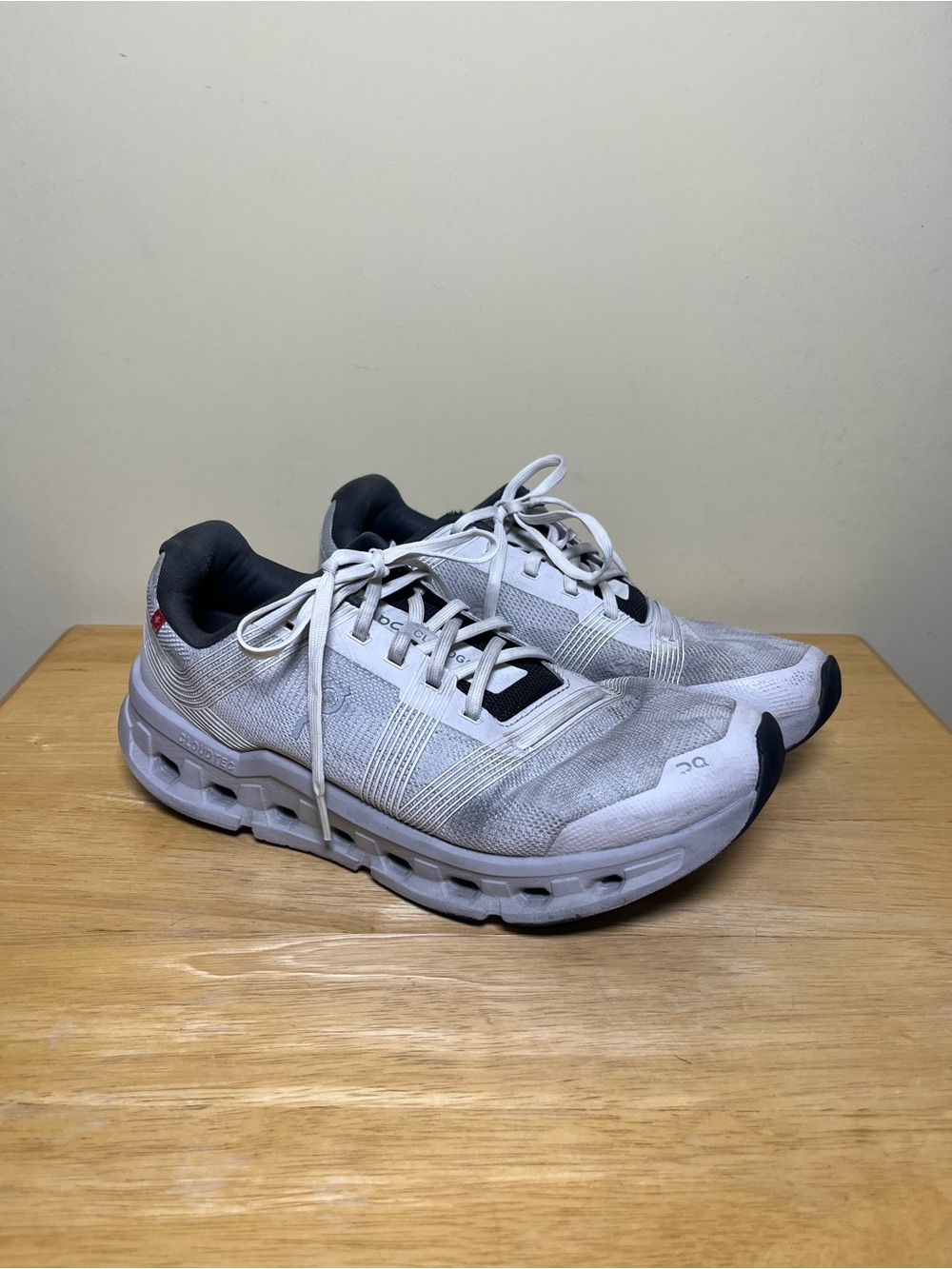 On Cloudgo Women’s Running Sneakers Athletic Shoes Gray White Size 9